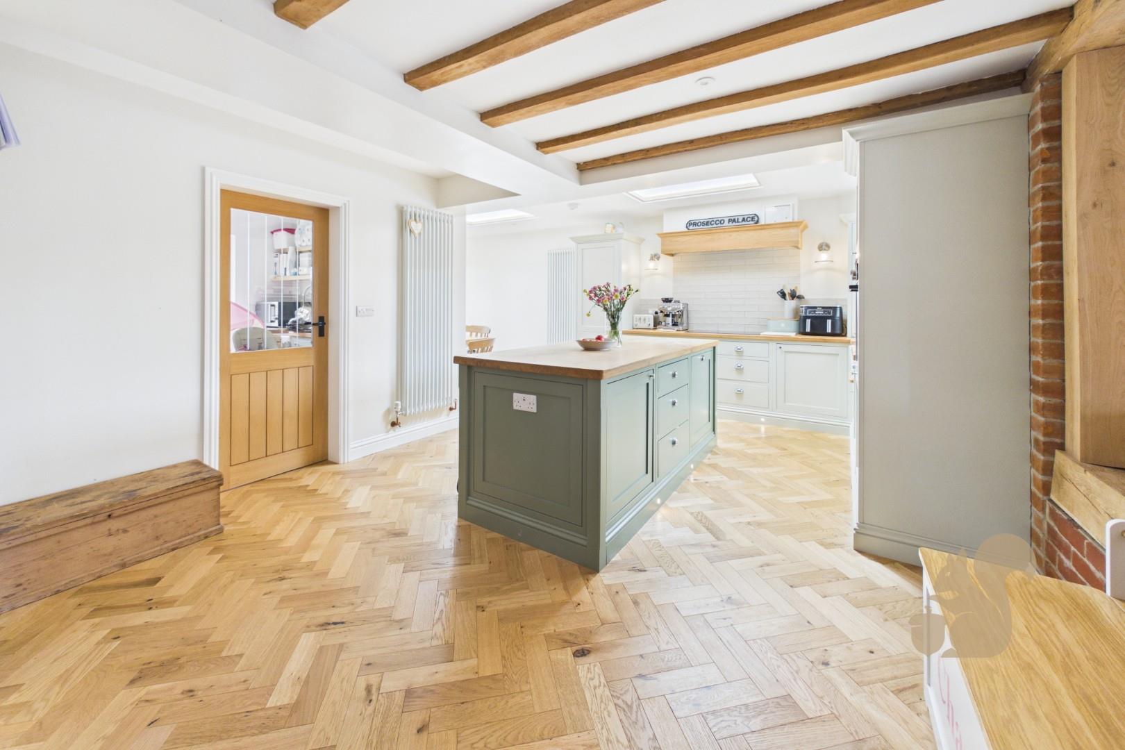 Kitchen/Breakfast Room